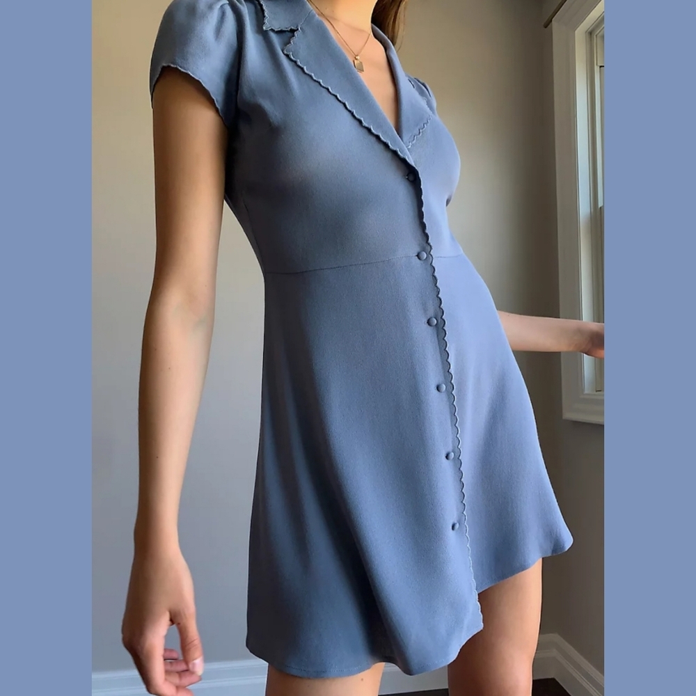 🔎 ISO! Aritzia Sunday Best Vida Dress - Granite Blue